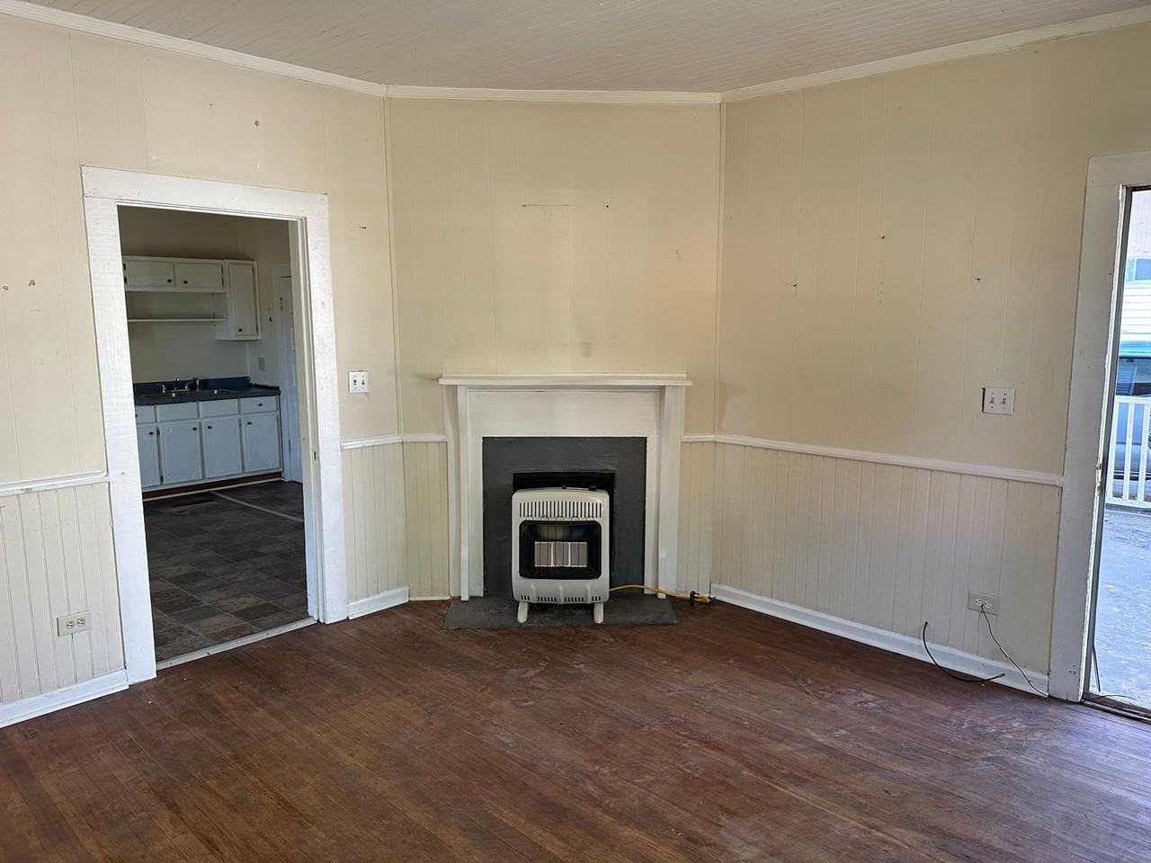 73 Pine Street - Photo 2 of 10