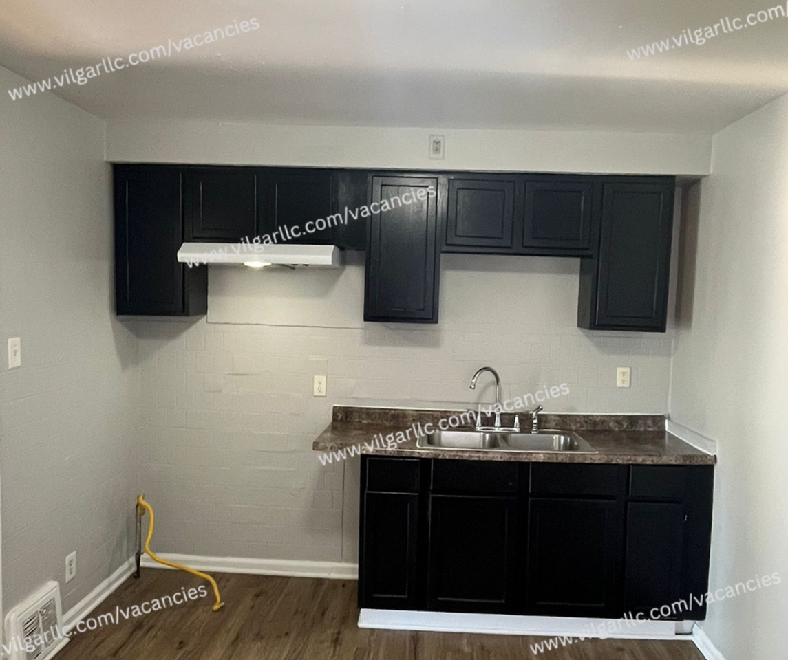 3720 E 10th Ave - Photo 2 of 16