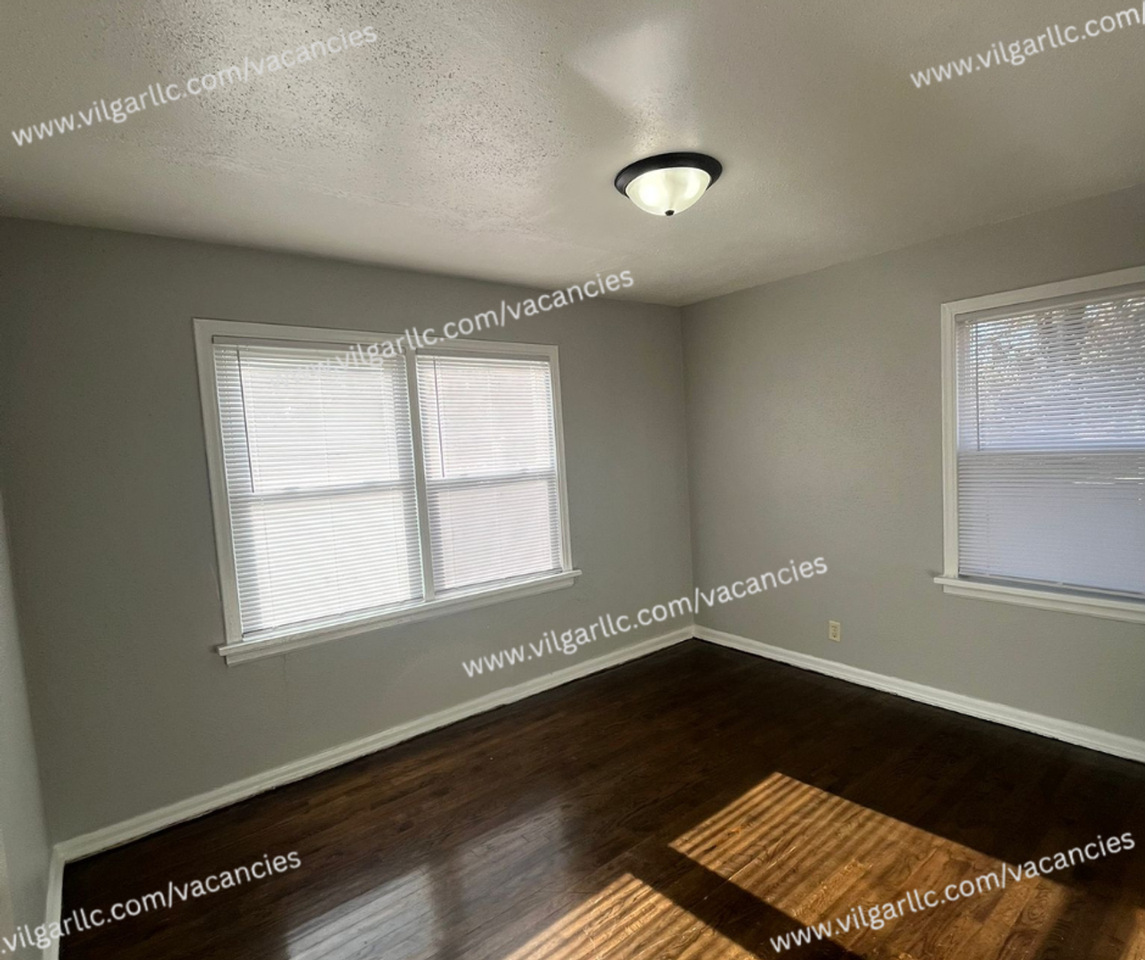 3720 E 10th Ave - Photo 5 of 16