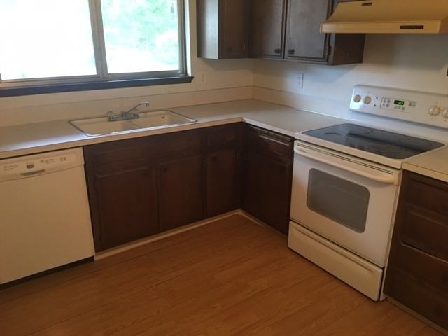 65 Northeast Wheeler Avenue - Photo 3 of 10