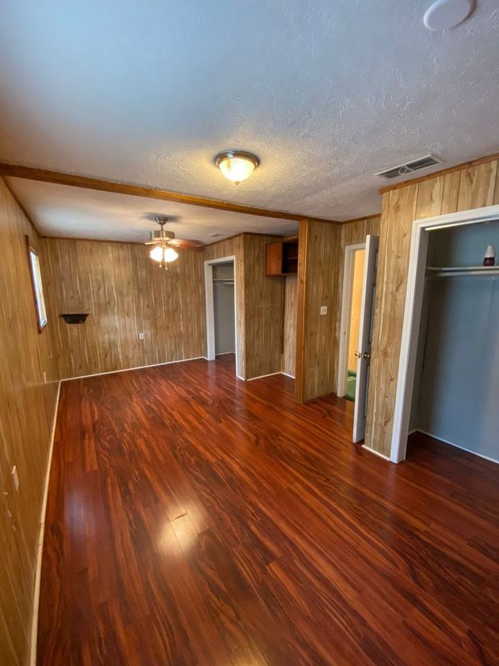 5212 13th St - Photo 4 of 20