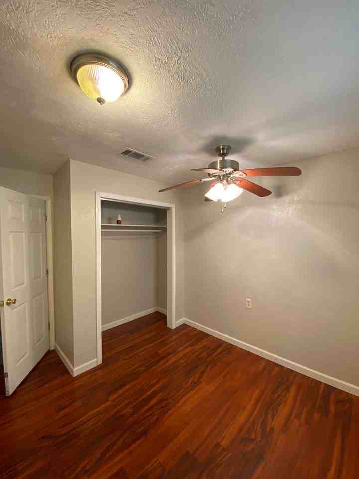 5212 13th St - Photo 6 of 20