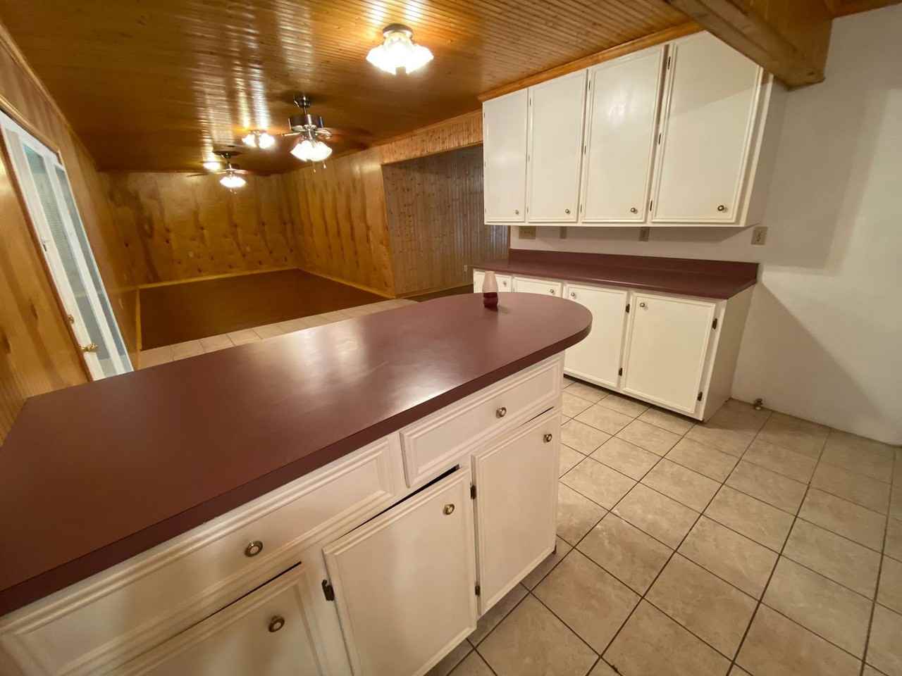 5212 13th St - Photo 4 of 20