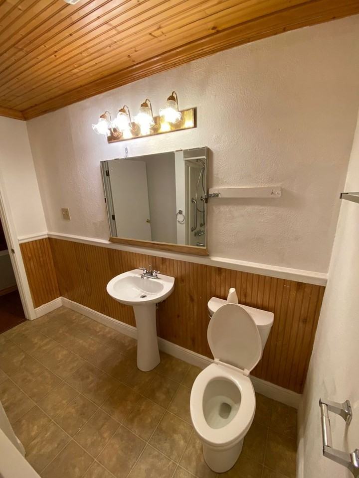 5212 13th St - Photo 5 of 20