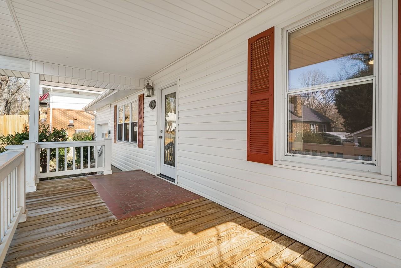 70 Craig Cir - Photo 3 of 33