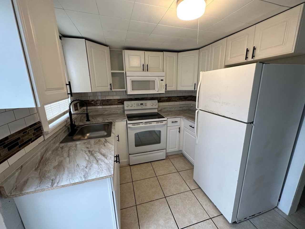 615 Ariana Avenue - Photo 3 of 15