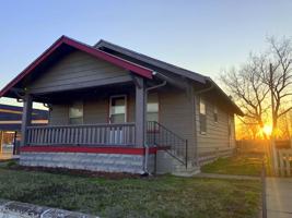 featured image of 407 North Maple Street