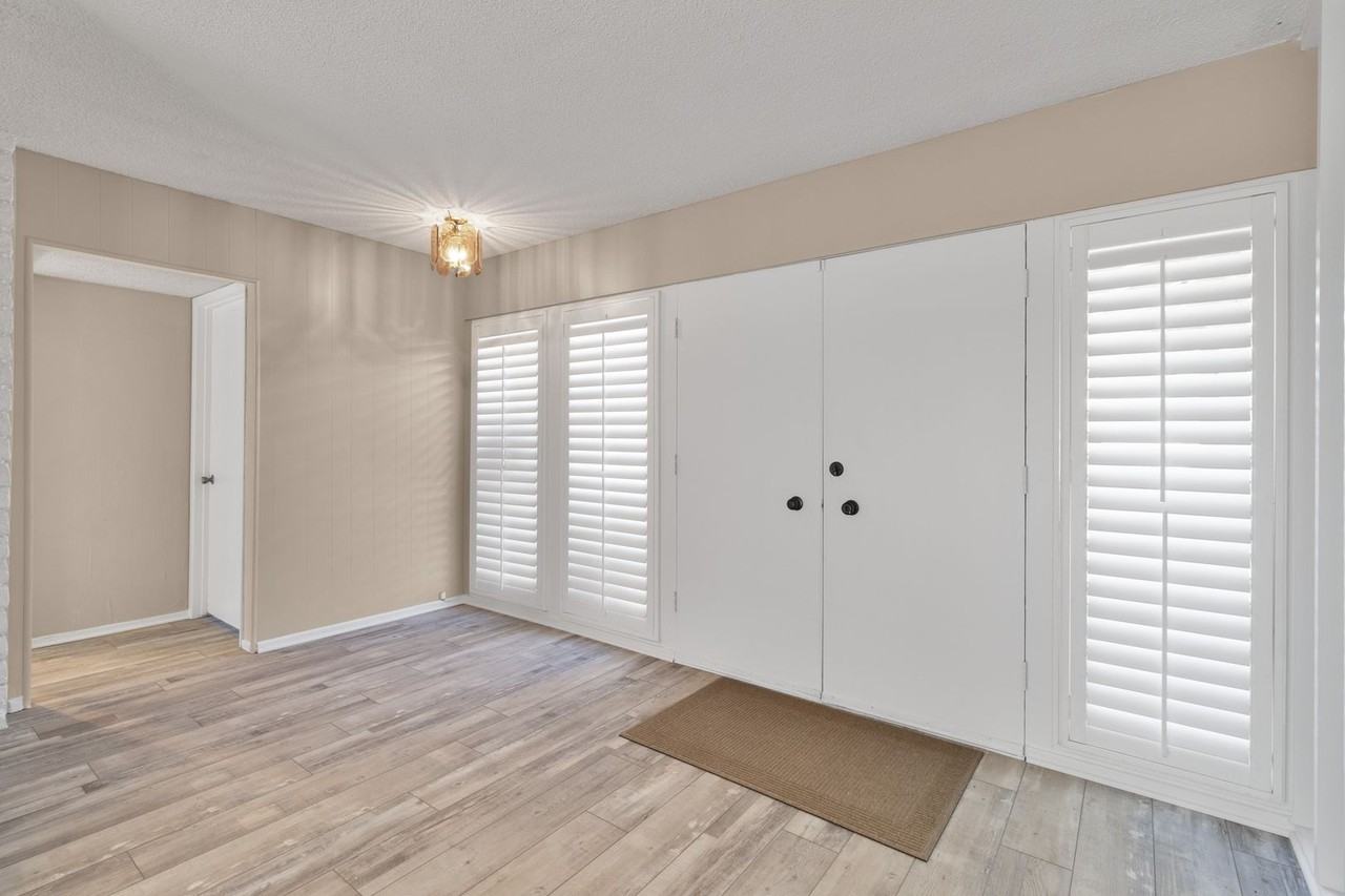 14236 Oxford Place - Photo 3 of 13