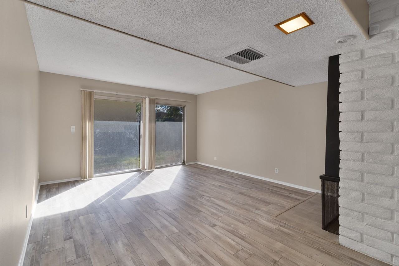 14236 Oxford Place - Photo 4 of 13