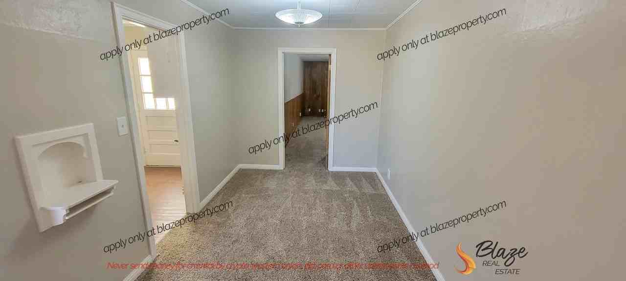 915 S Lamar St - Photo 4 of 15