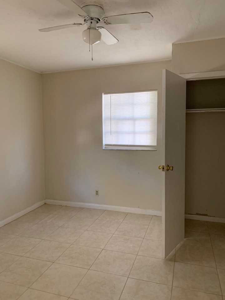 3502 Lindell Ave - Photo 4 of 13