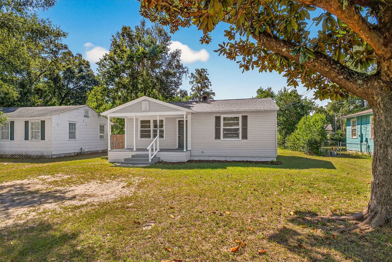 320 Chaseville Street - Photo 3 of 43
