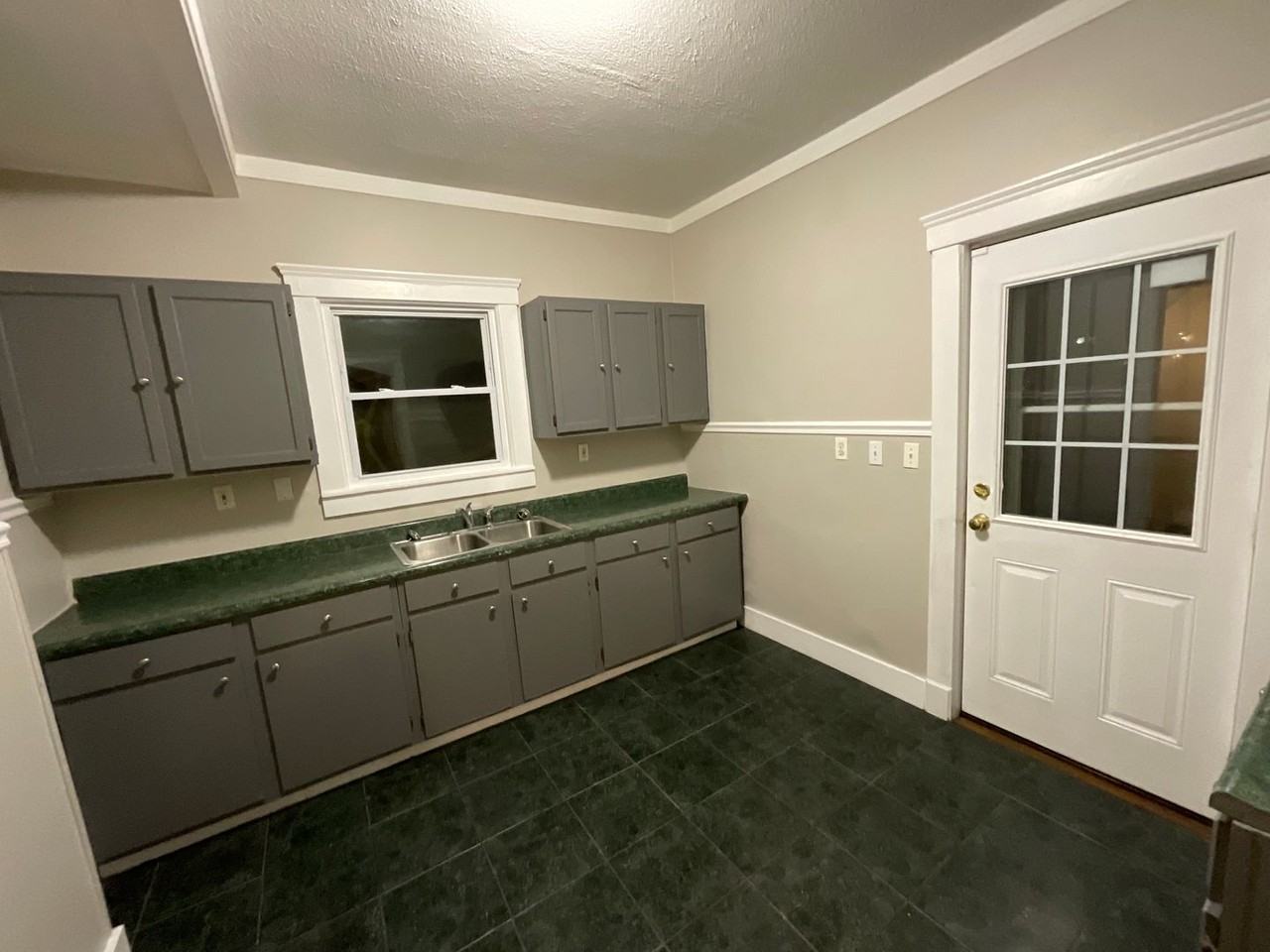 326 West 11th Street - Photo 3 of 20