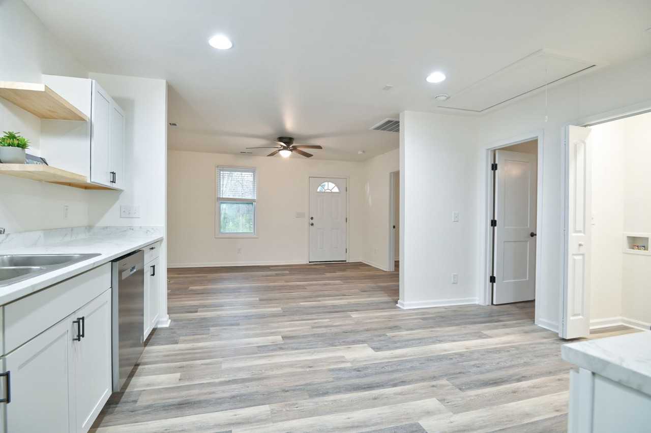 313 Heyward St - Photo 3 of 30