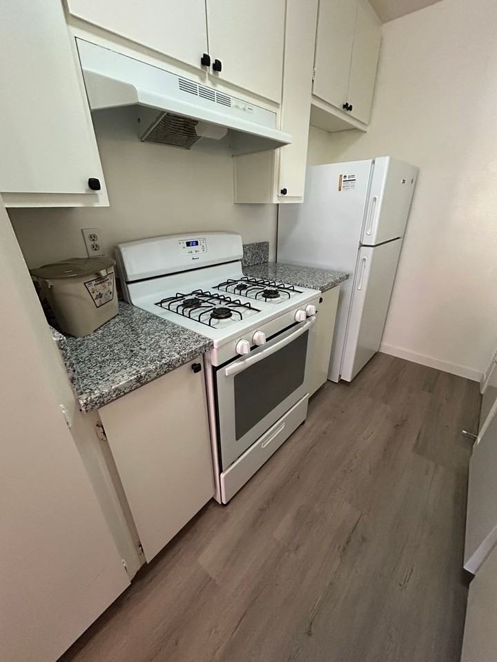 1703 Donner Avenue #3 - Photo 3 of 16