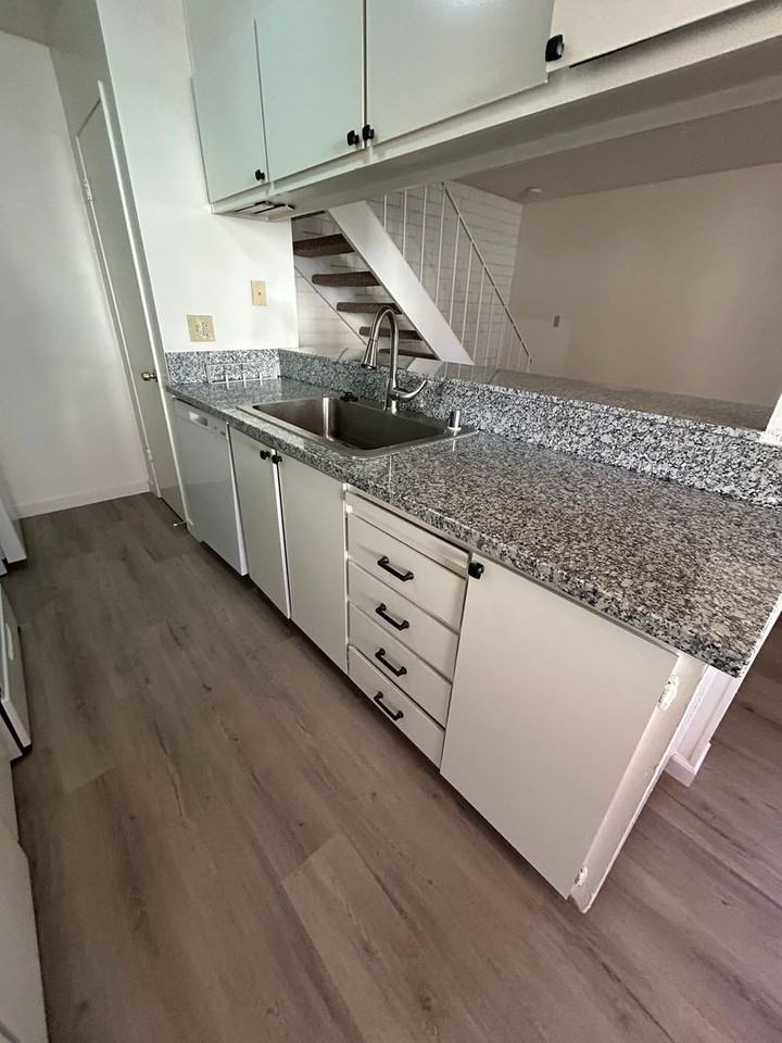 1703 Donner Avenue #3 - Photo 4 of 16