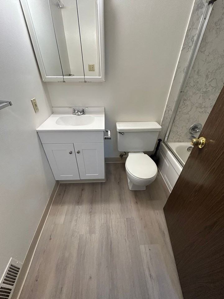 1703 Donner Avenue #3 - Photo 7 of 16