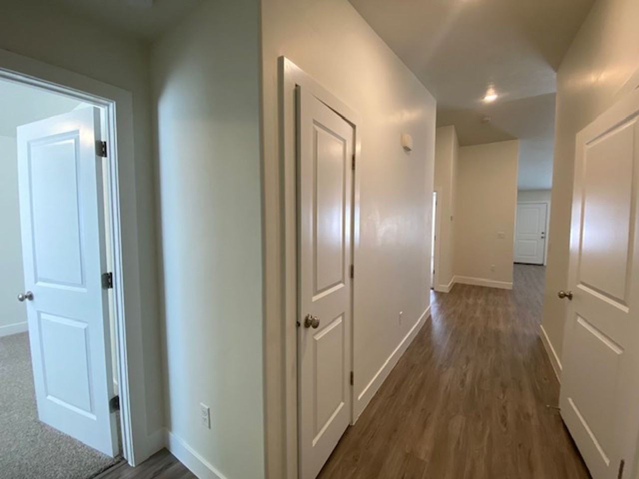 554 W 2350 N - Photo 5 of 25