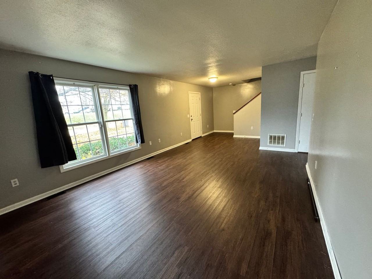 1657 Cone St - Photo 4 of 29