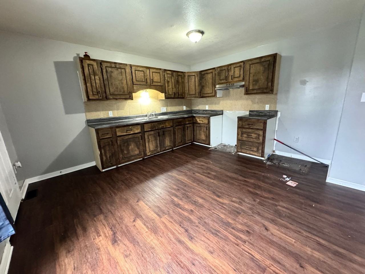 1657 Cone St - Photo 5 of 29