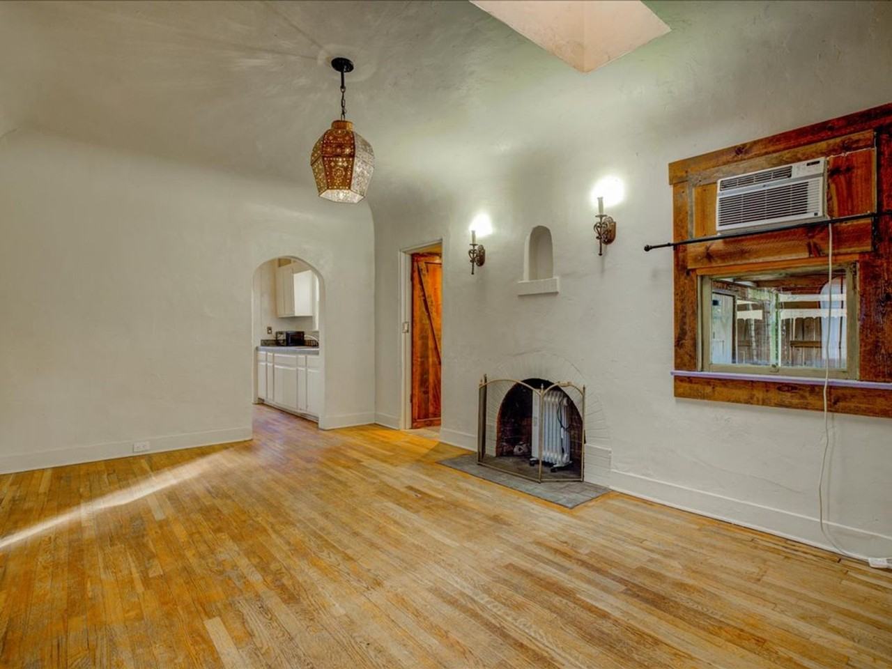 520 E Helen St - Photo 4 of 27