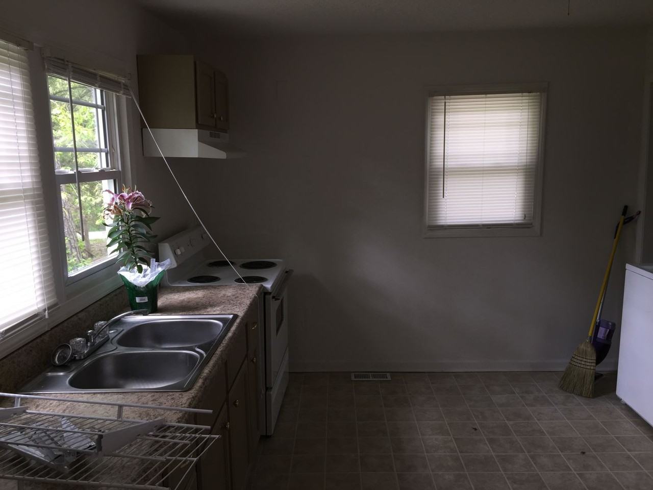 805 Keller Avenue - Photo 2 of 6