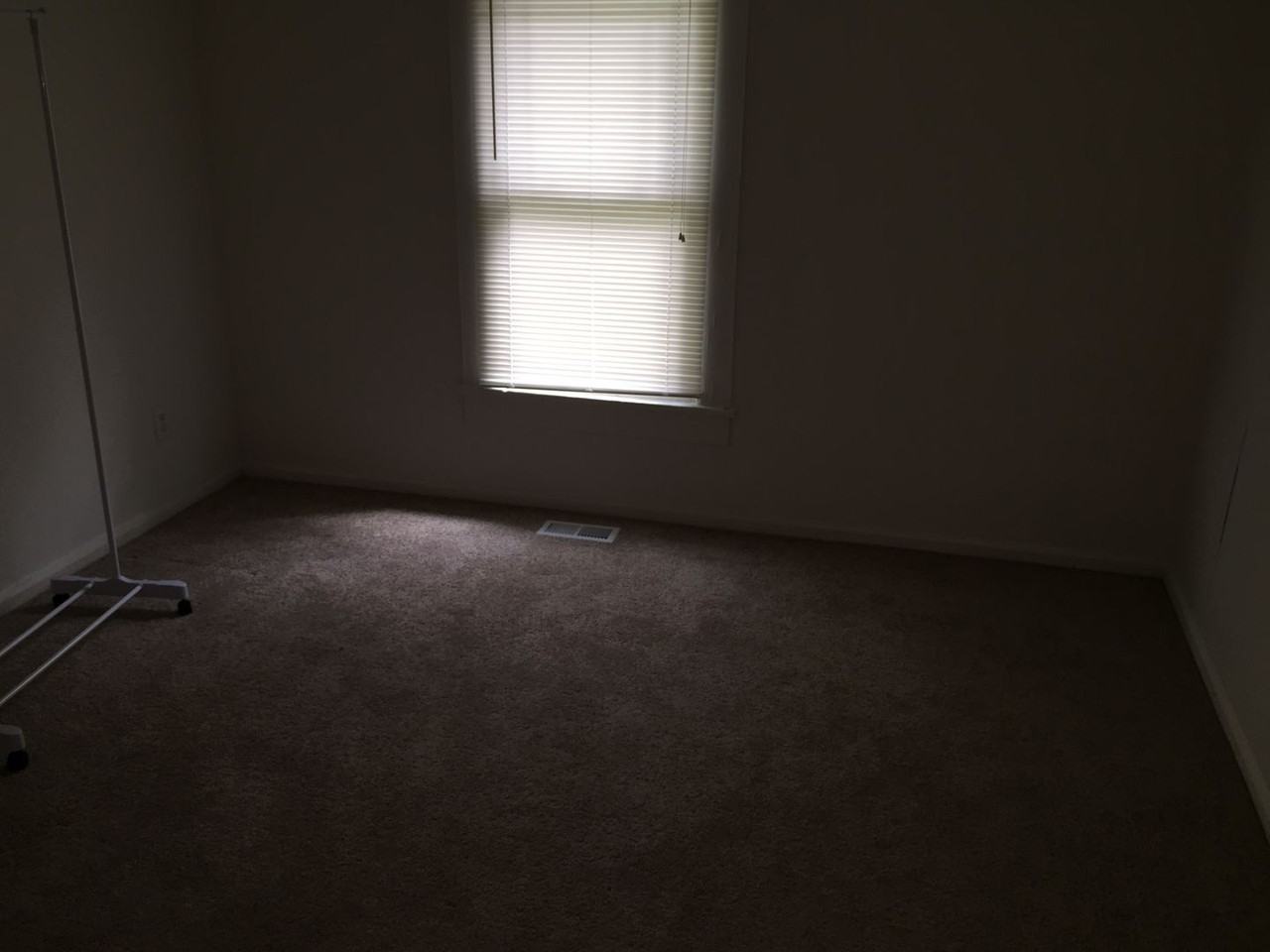 805 Keller Avenue - Photo 4 of 6