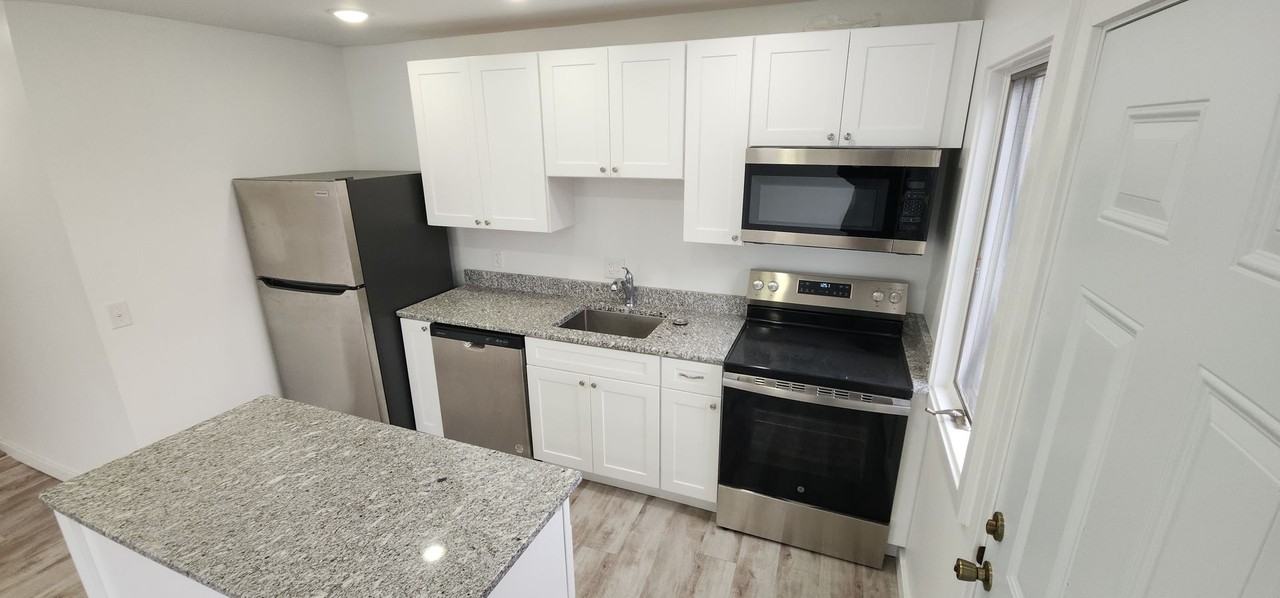 454 East Germantown Pike - Photo 2 of 18