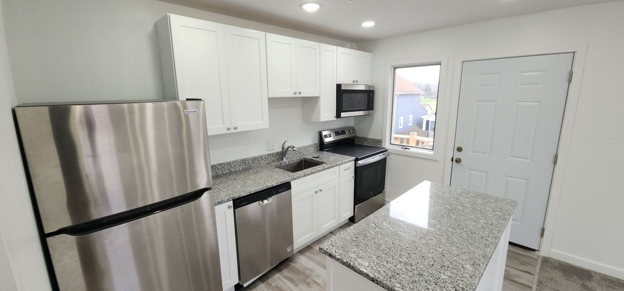 454 East Germantown Pike - Photo 6 of 18