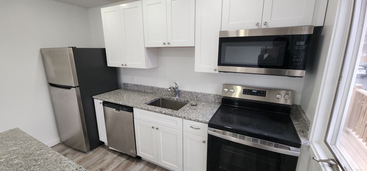 454 East Germantown Pike - Photo 7 of 18