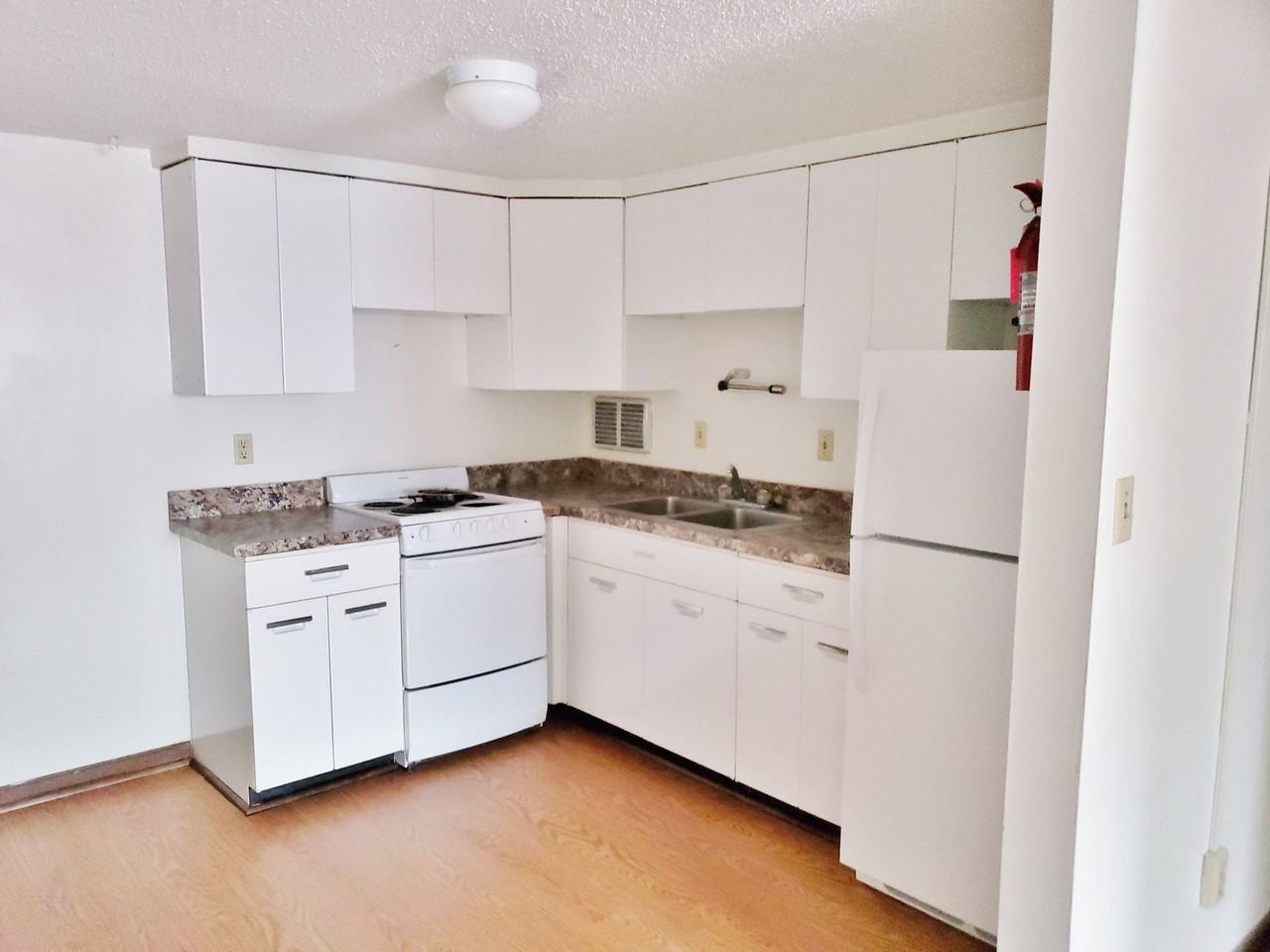 421 East Beaver Avenue - Photo 6 of 11