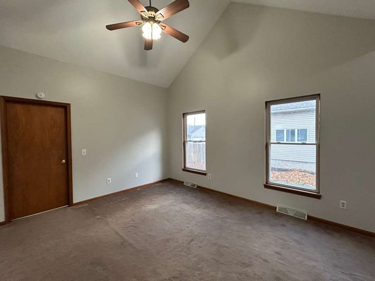 376 Chestnut St - Photo 3 of 22