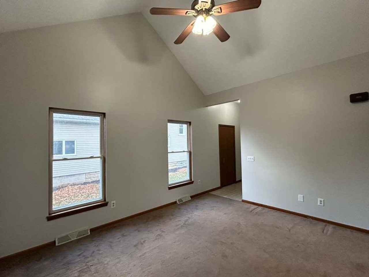 376 Chestnut St - Photo 5 of 22