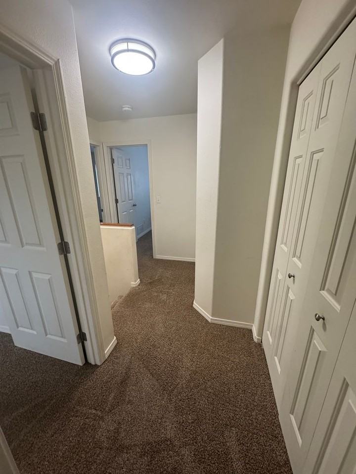 5222 Leslie St - Photo 7 of 15