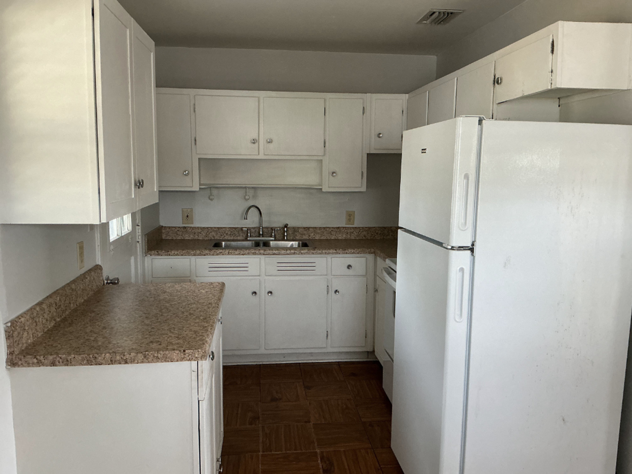 627 Carolyn Drive - Photo 4 of 12