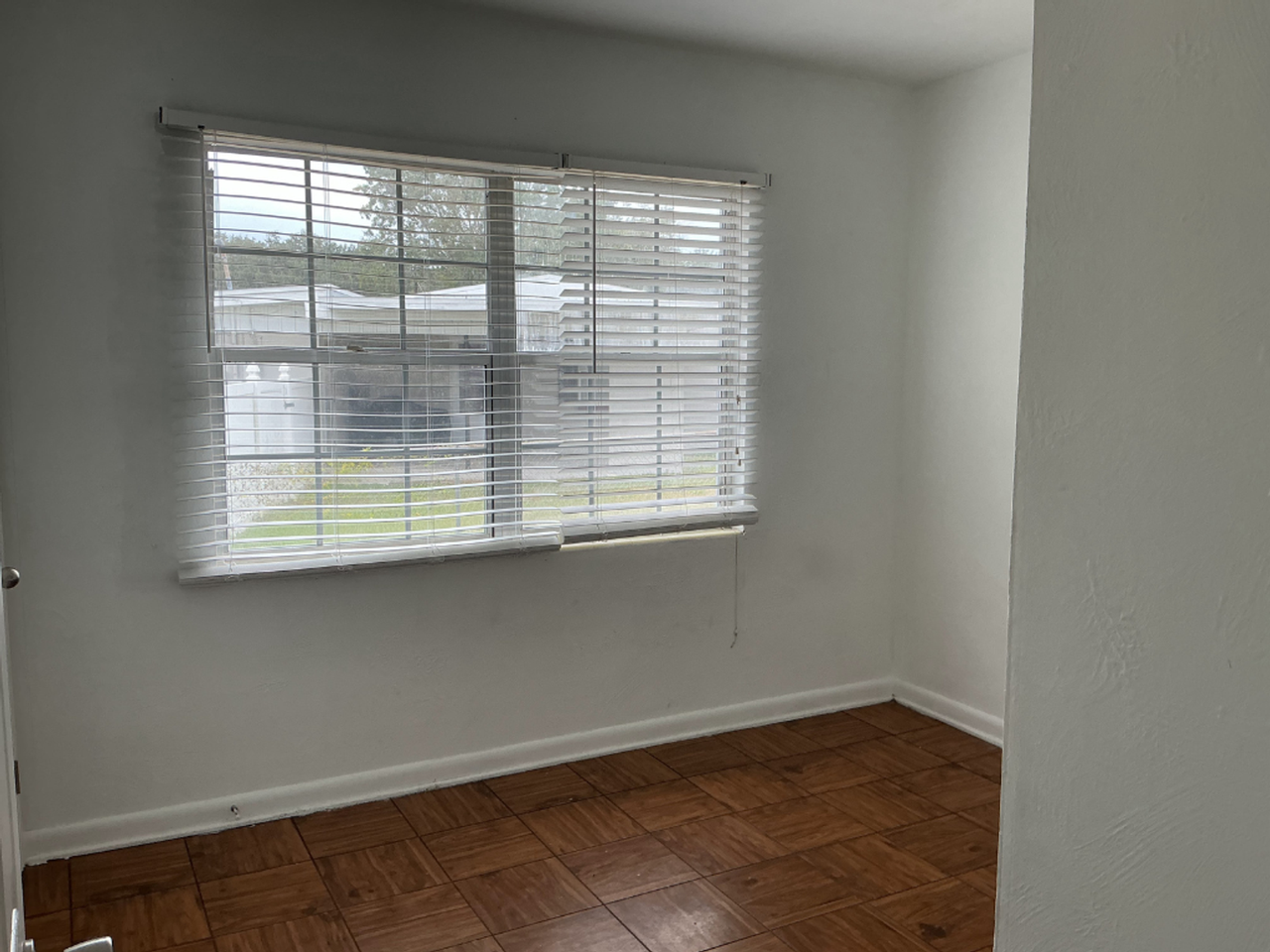 627 Carolyn Drive - Photo 7 of 12