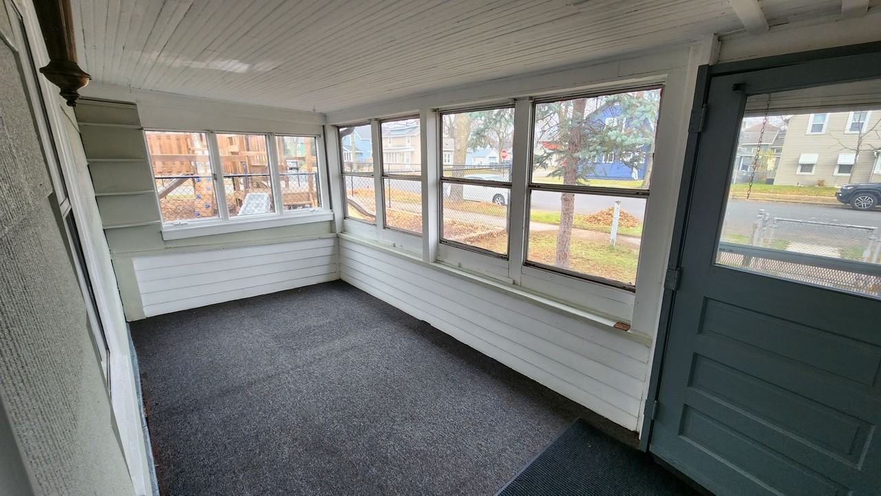1127 Liberty St - Photo 3 of 19