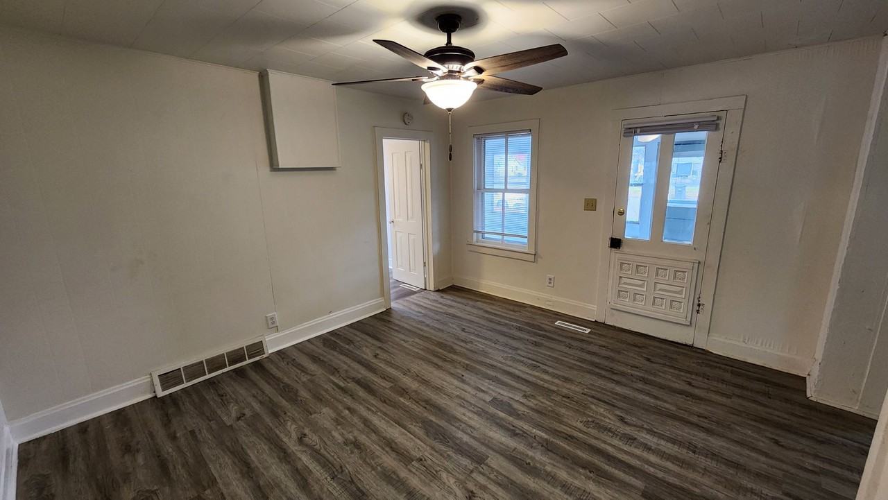 1127 Liberty St - Photo 4 of 19