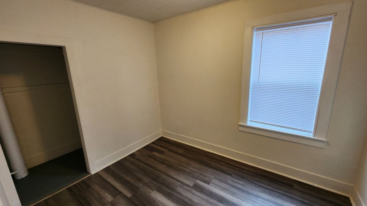 1127 Liberty St - Photo 5 of 19