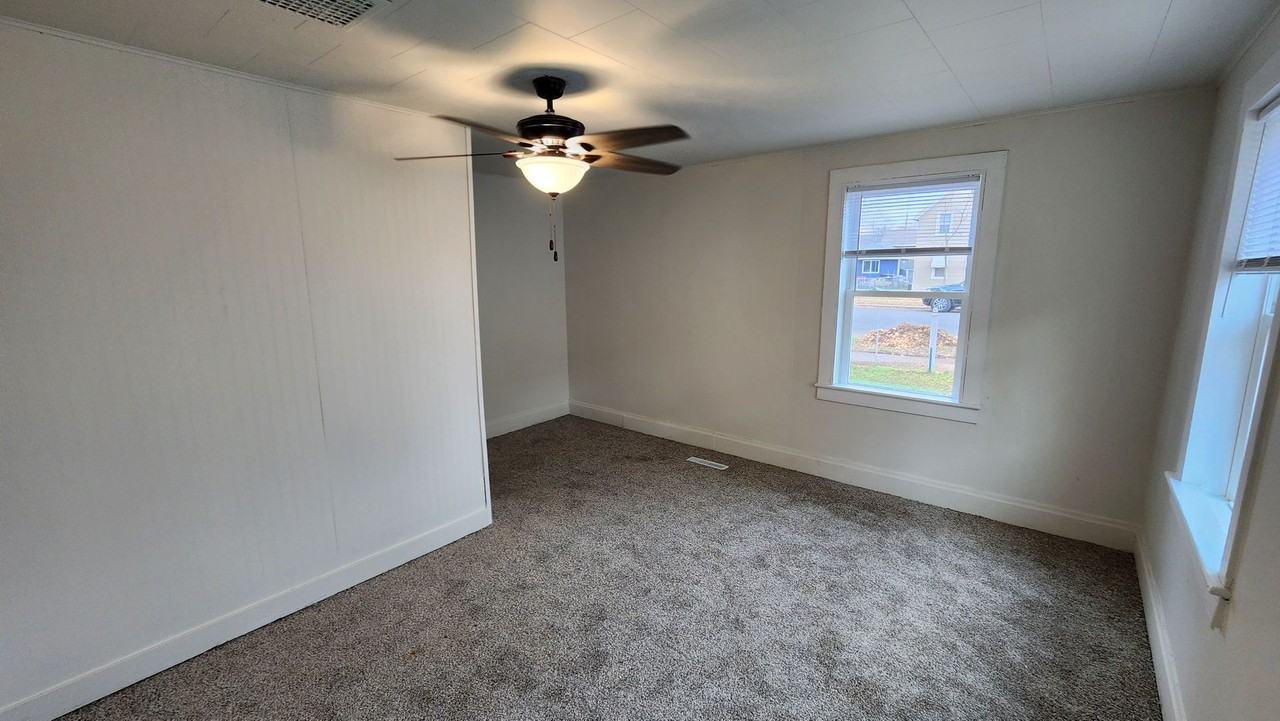 1127 Liberty St - Photo 7 of 19