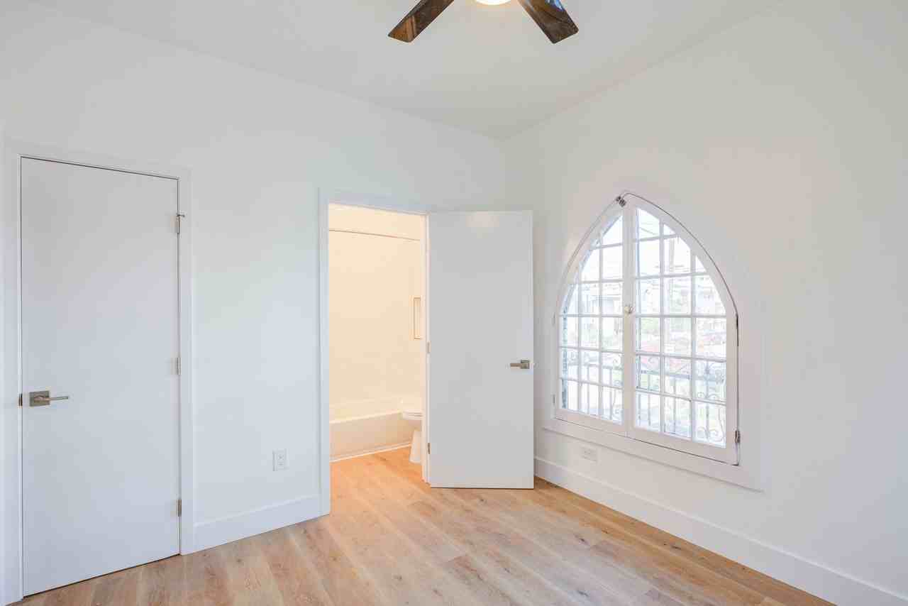 Lexington Residences - Photo 5 of 24