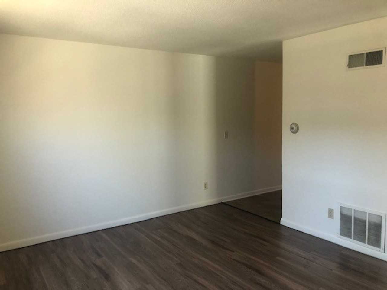 405 N State St - Photo 6 of 13