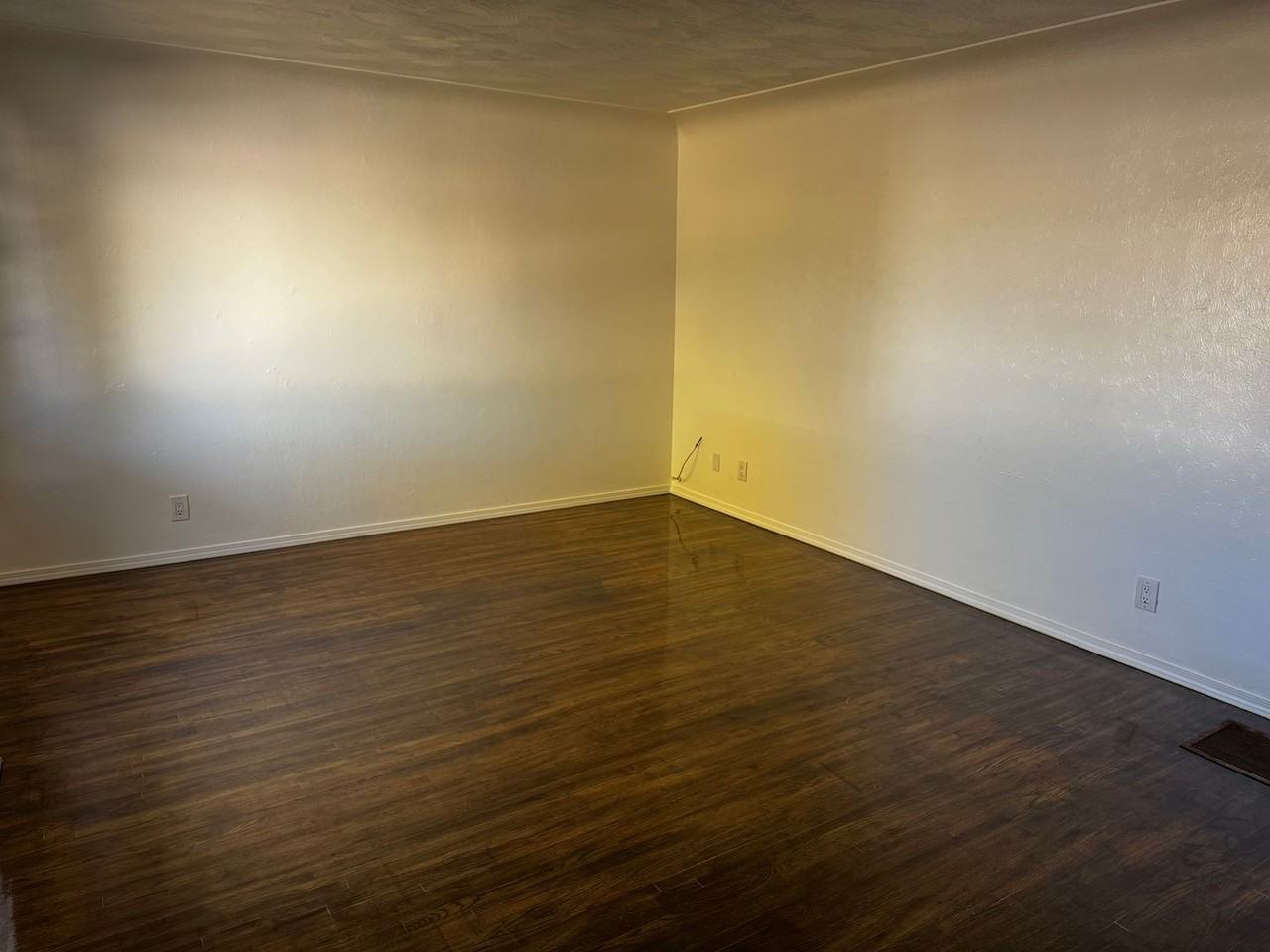 1105 Indiana St Se - Photo 3 of 15