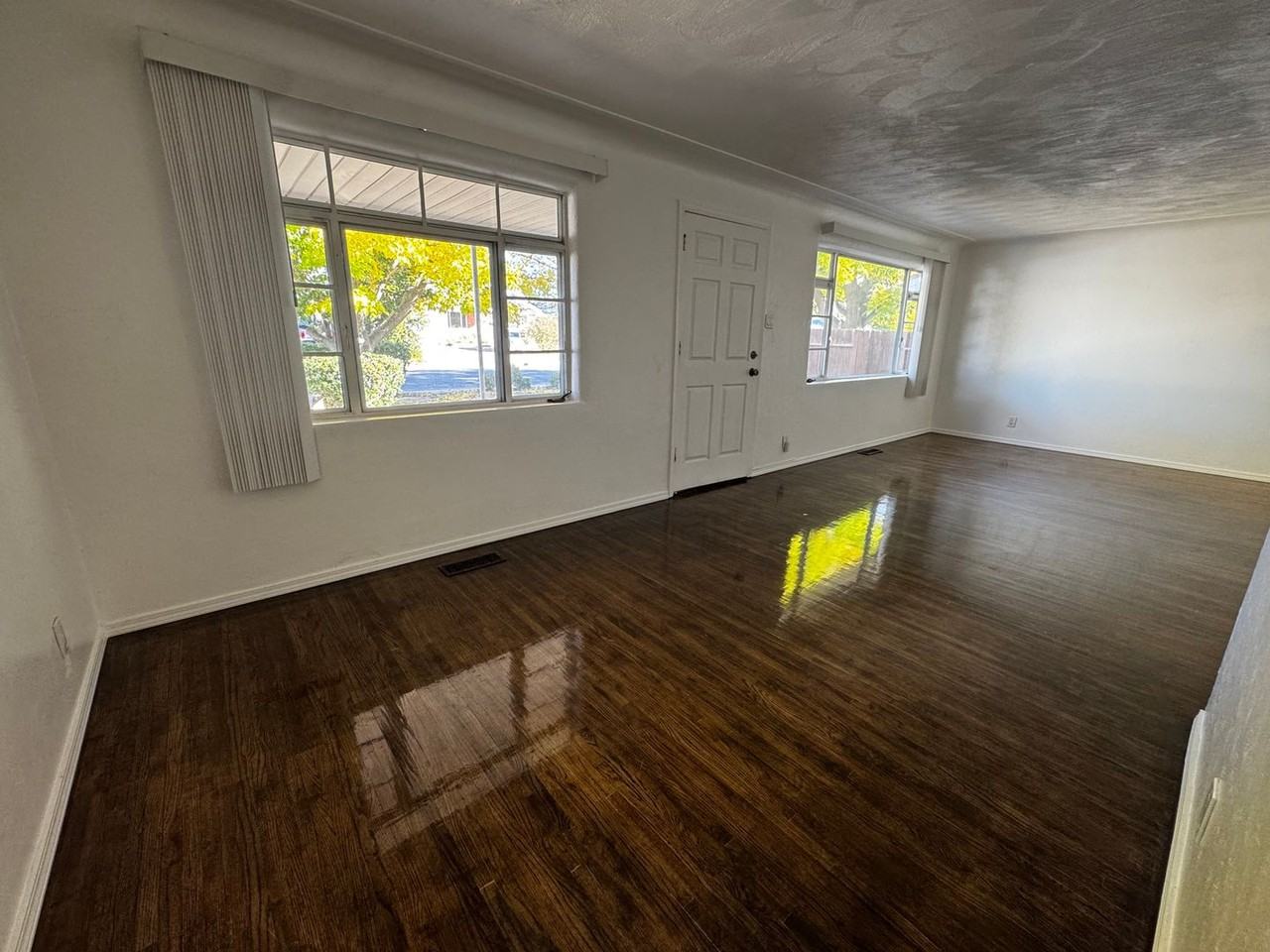 1105 Indiana St Se - Photo 5 of 15