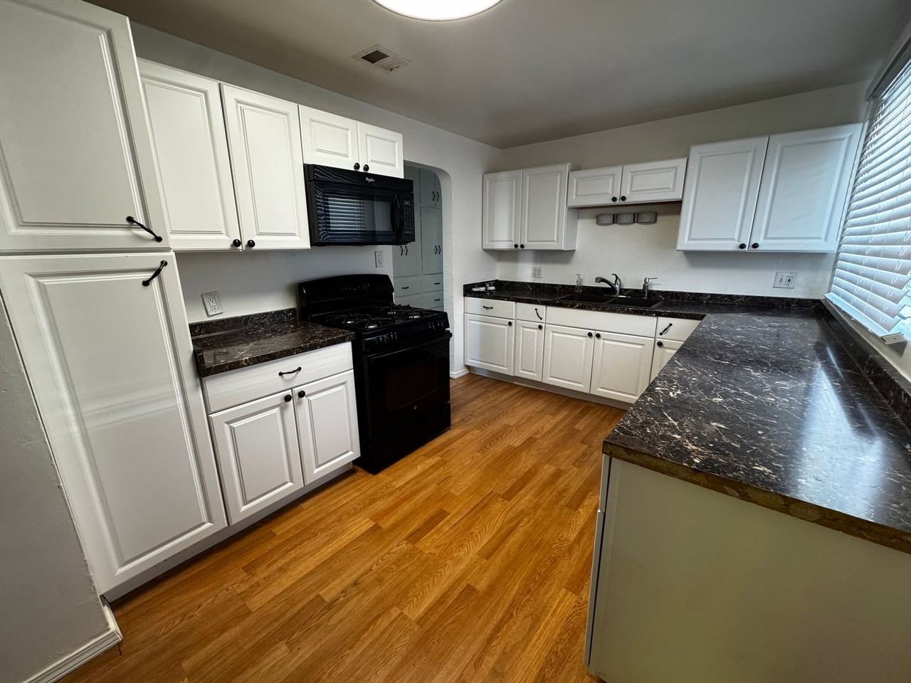 1105 Indiana St Se - Photo 6 of 15