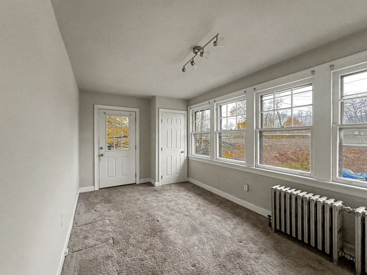 201 N Aberdeen Ave - Photo 5 of 14