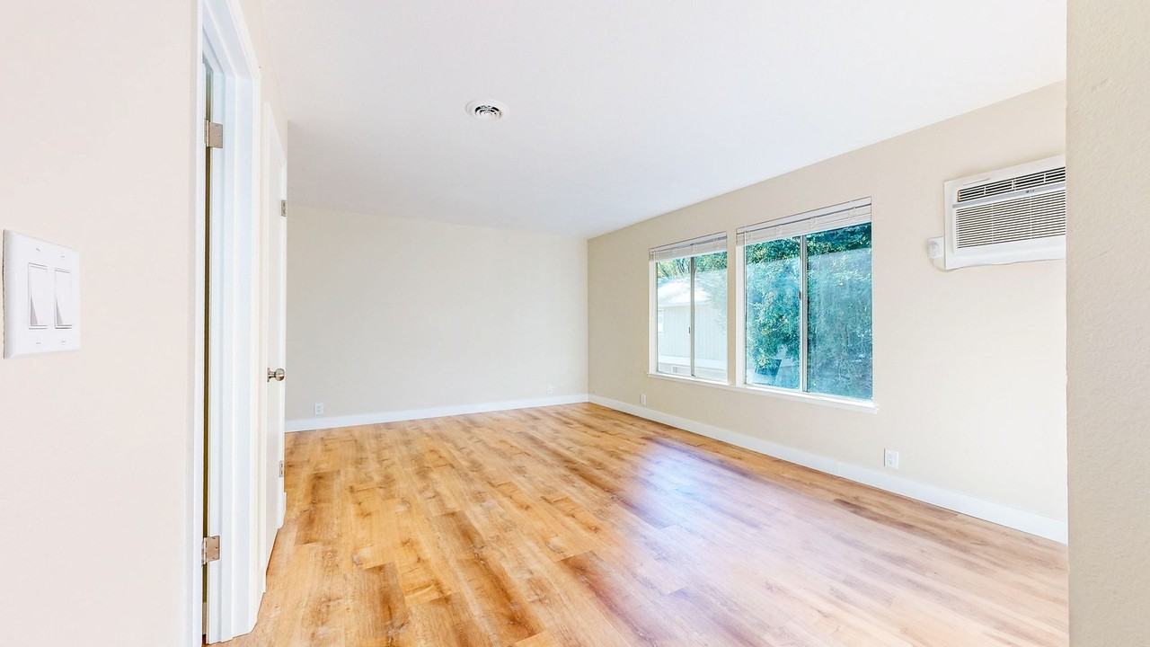 1313 Spring St - Photo 3 of 50