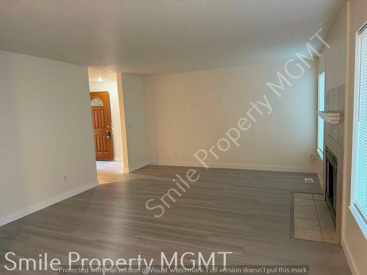 330 S Heather St - Photo 4 of 10