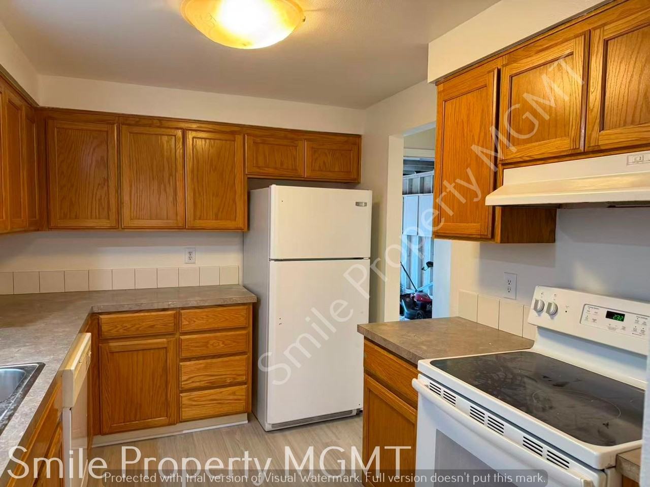 330 S Heather St - Photo 5 of 10