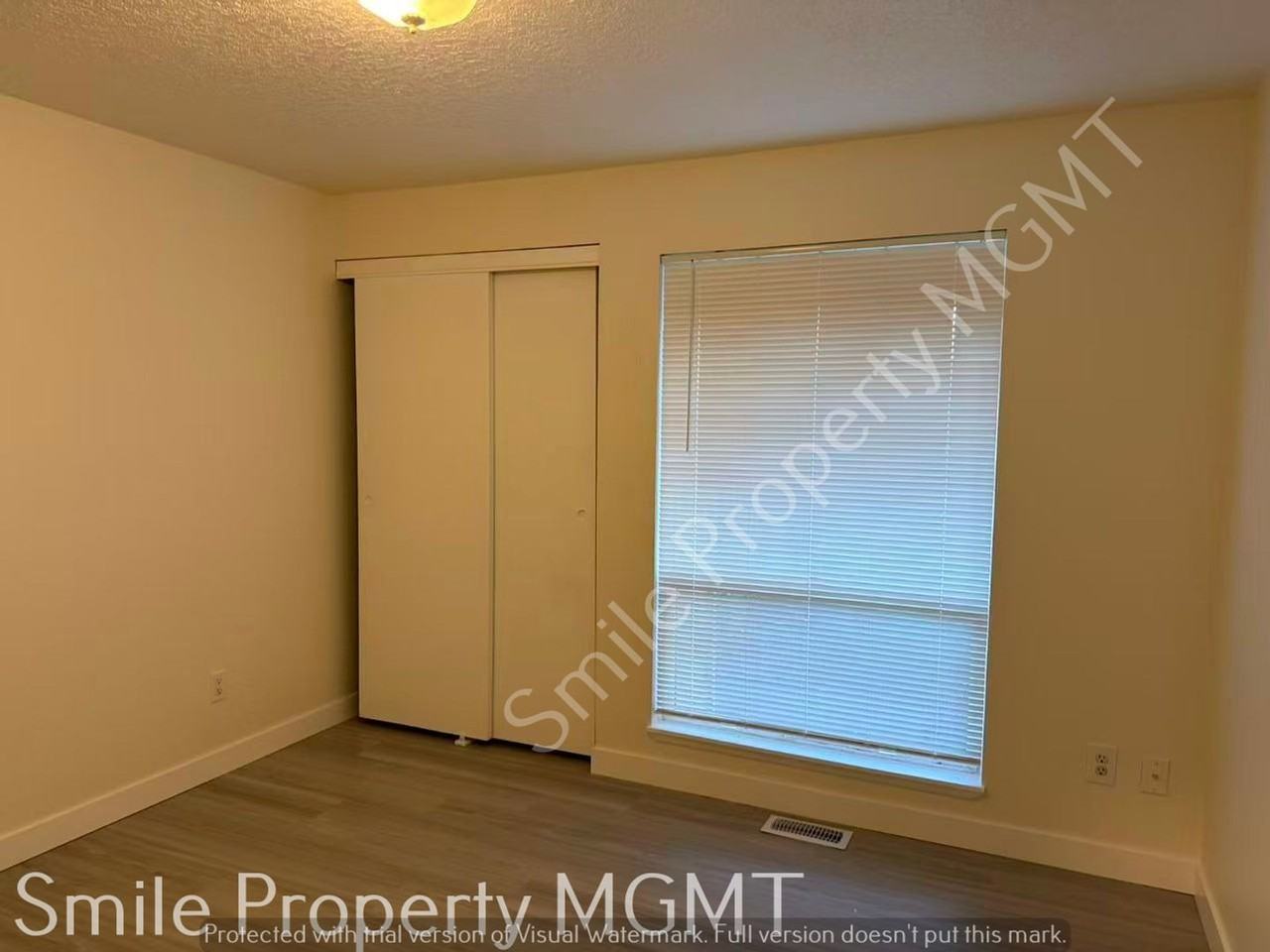 330 S Heather St - Photo 6 of 10